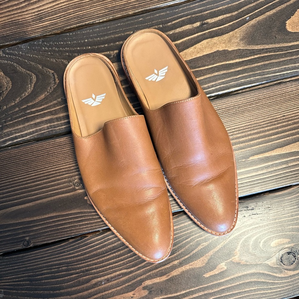Fortress of Inca flat leather mules